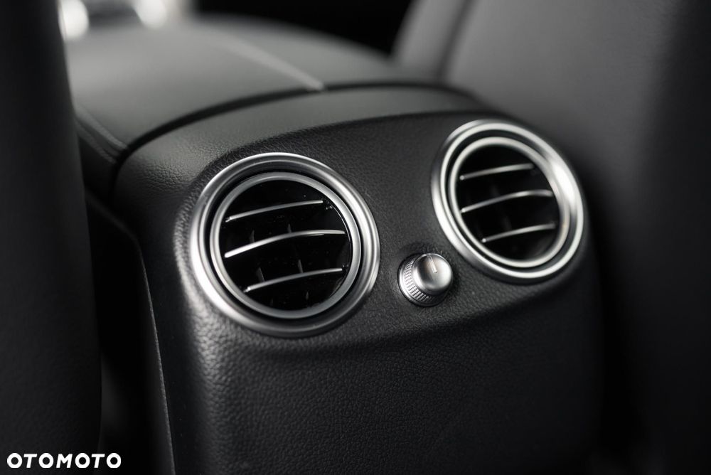 Mercedes-Benz GLC - 34