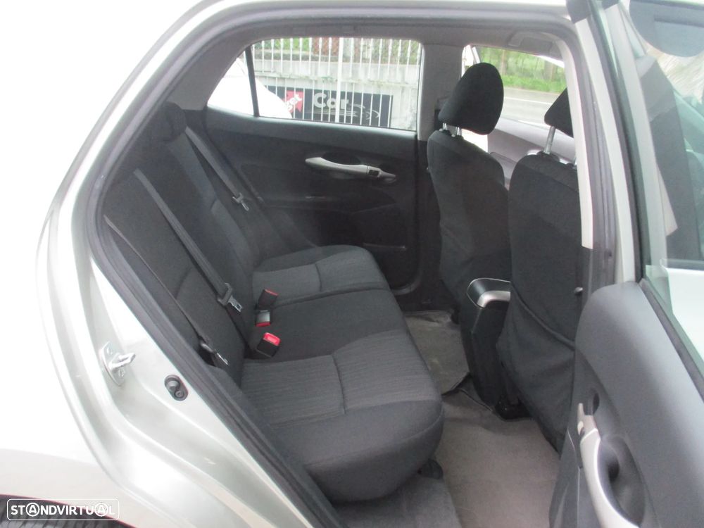 Toyota Auris 1.4 D-4D Luna - 20