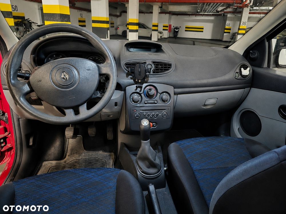 Renault Clio - 8