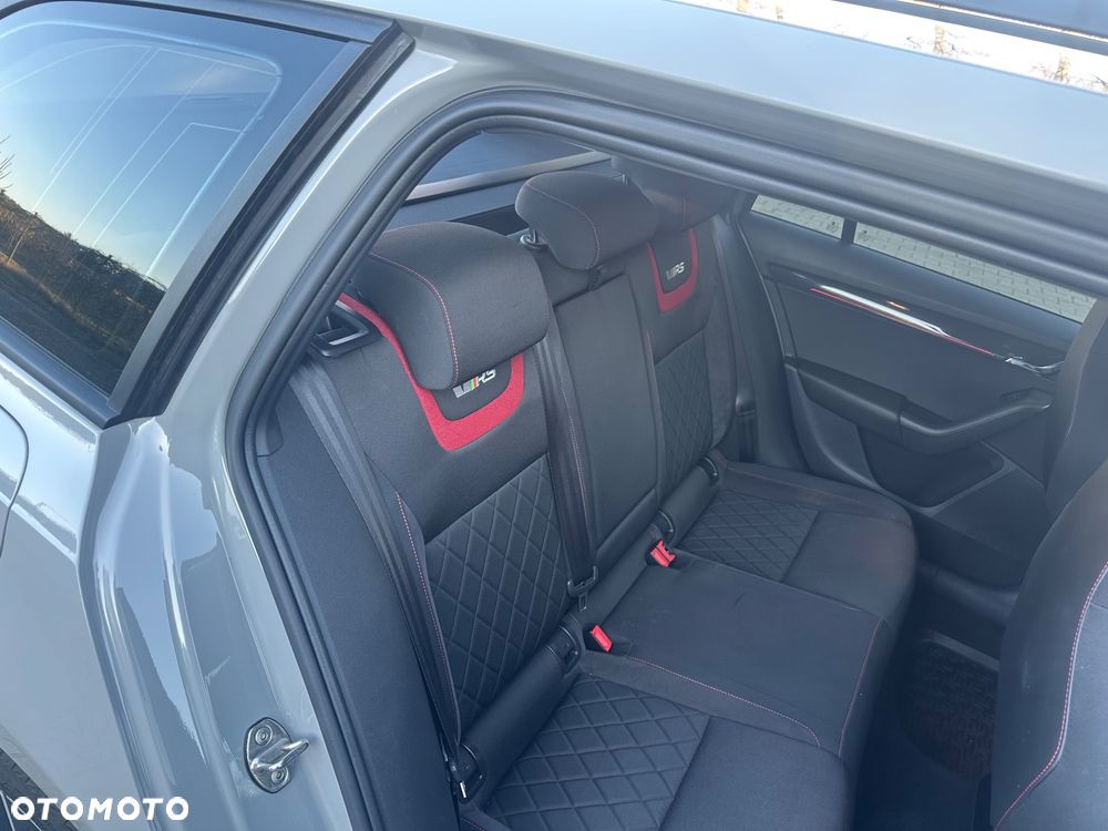 Skoda Octavia 2.0 TDI DSG RS - 14