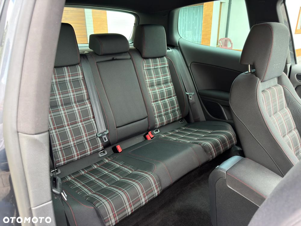 Volkswagen Golf 2.0 GTI - 35