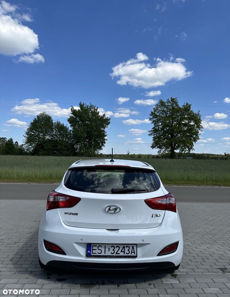 Hyundai i30 Fastback 1.6 CRDI Comfort - 3