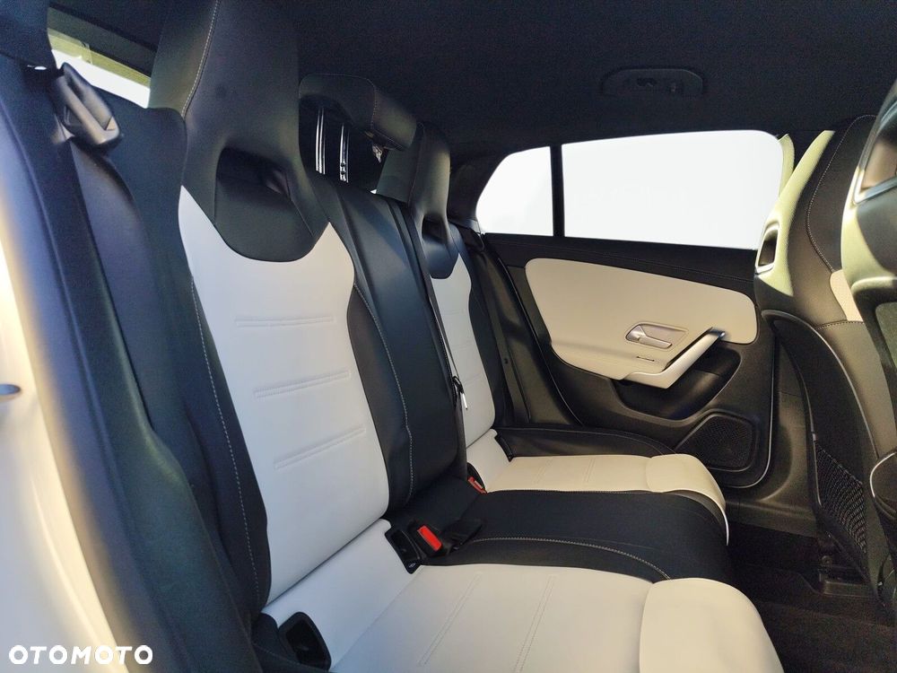 Mercedes-Benz CLA - 14