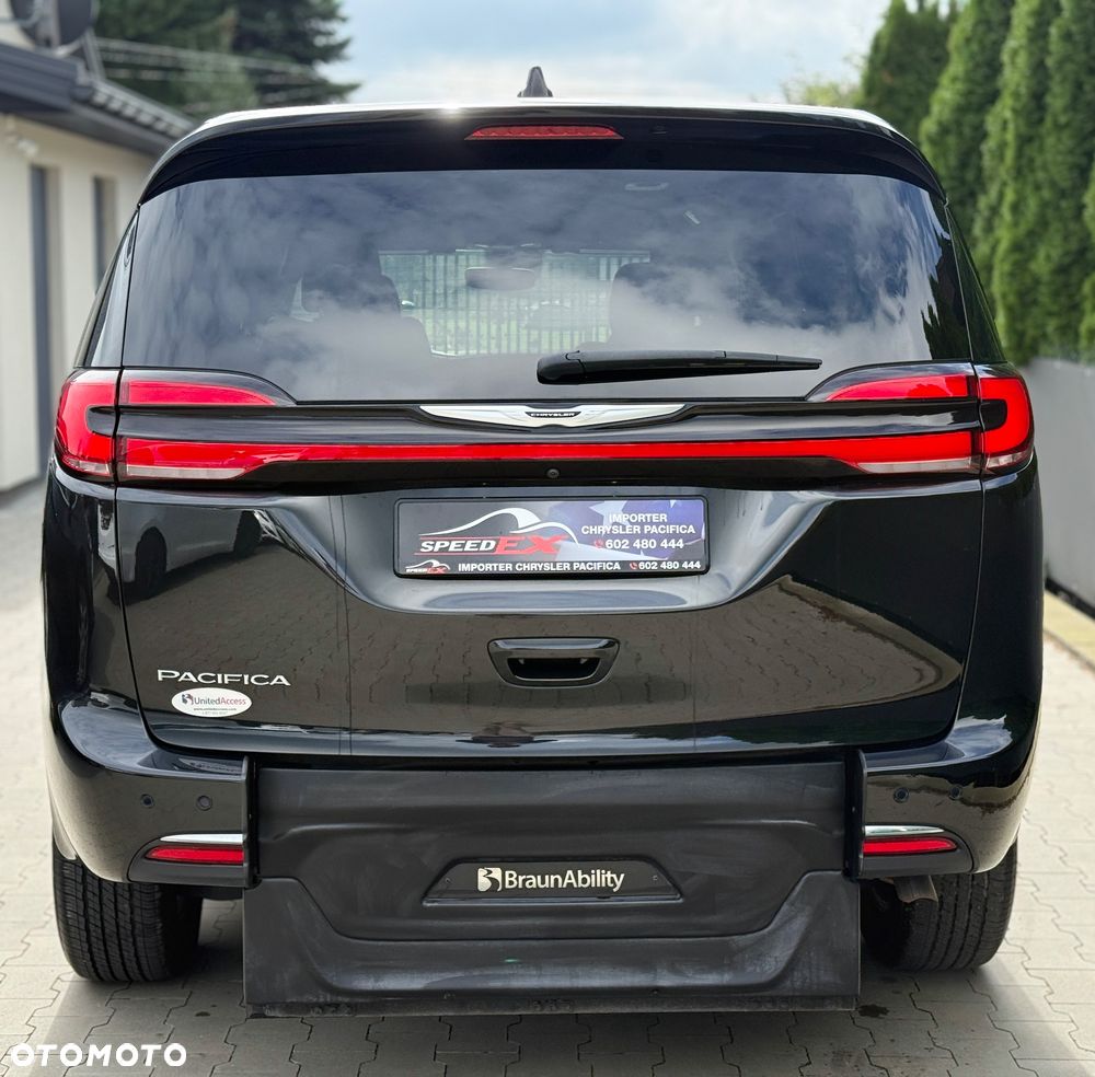 Chrysler Pacifica - 11