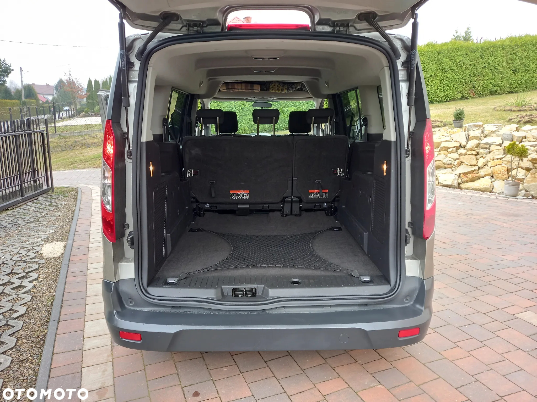 Ford Tourneo Connect Grand - 28