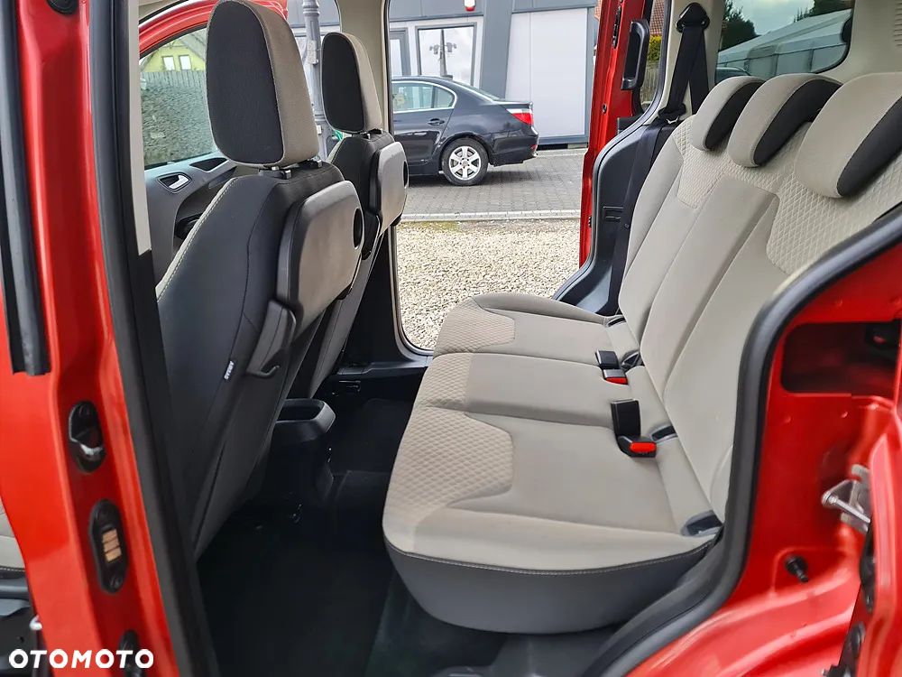 Ford Tourneo Courier 1.5 TDCi Titanium - 16