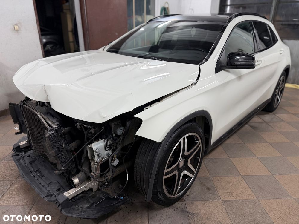 Mercedes-Benz GLA 220 CDI 7G-DCT AMG Line - 15