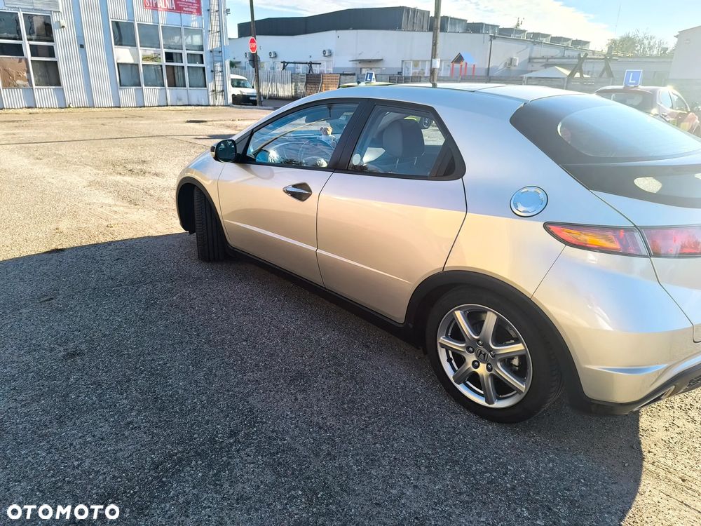 Honda Civic 1.8 Executive - 5