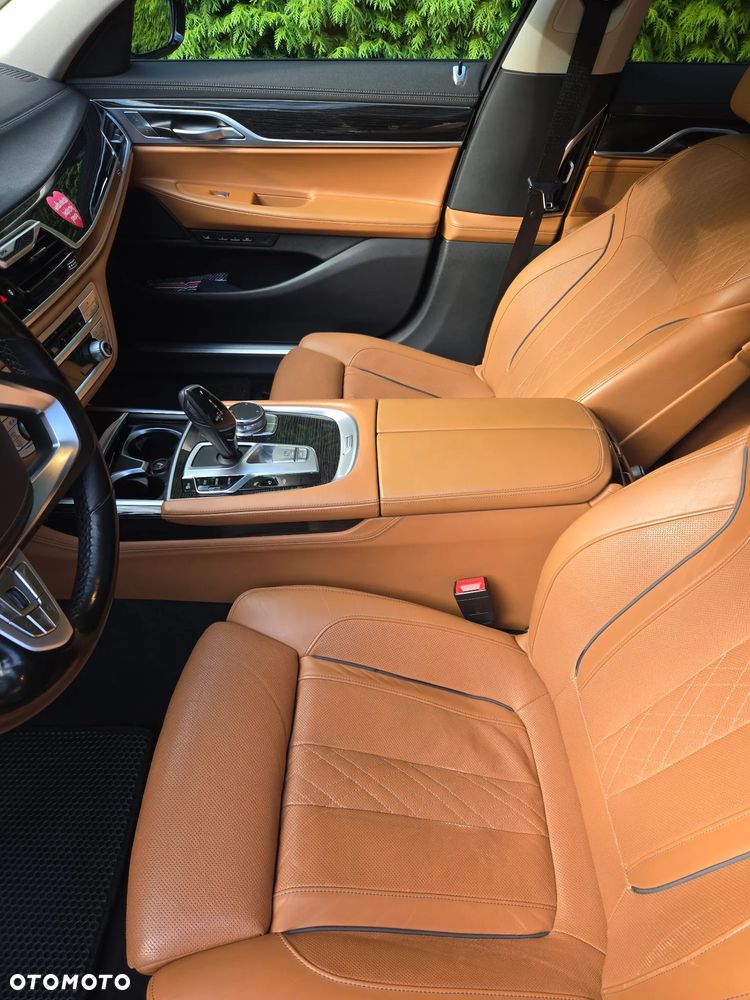 BMW Seria 7 2018 photo 3
