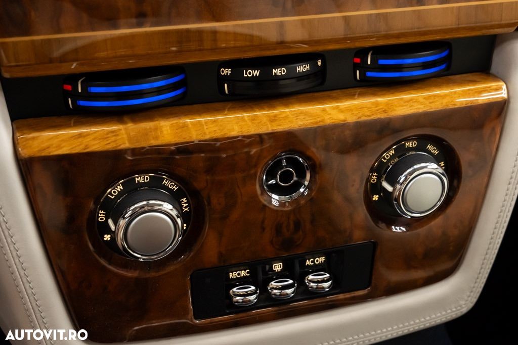 Rolls-Royce Phantom Standard - 34