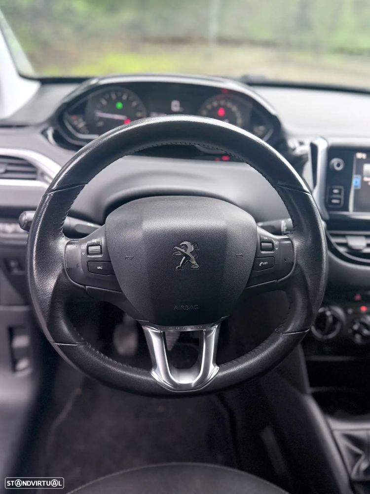 Peugeot 208 1.2 PureTech Style - 18