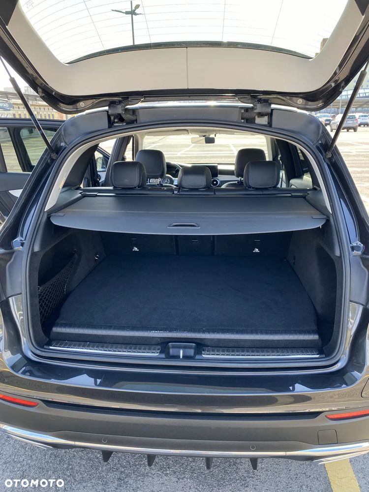 Mercedes-Benz GLC 300 e 4-Matic - 9