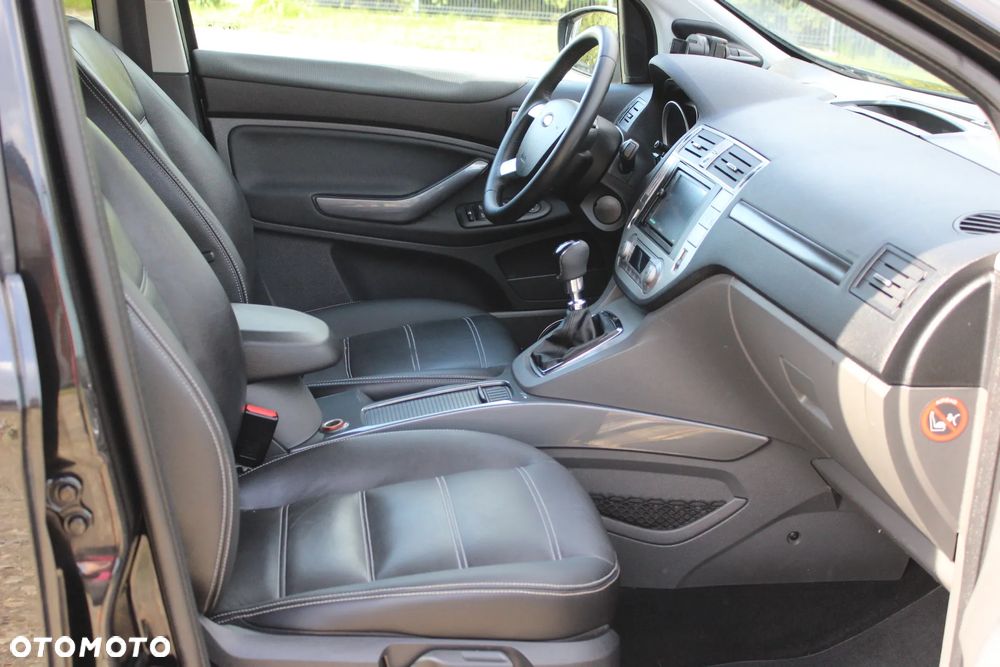 Ford Kuga 2.0 TDCi 2x4 Titanium - 18
