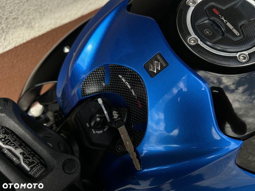 Suzuki GSX - 35