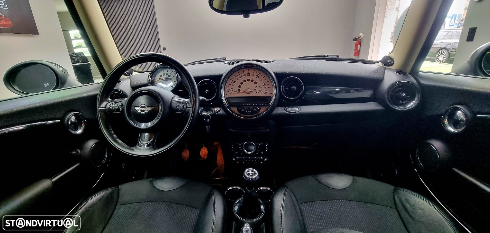 MINI 3 Portas One D - 38