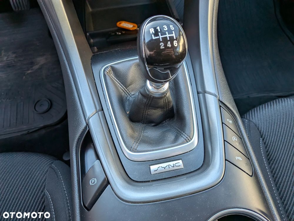 Ford Mondeo - 25