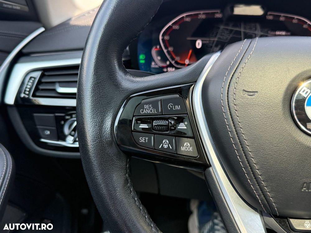 BMW Seria 5 530d xDrive AT MHEV - 22