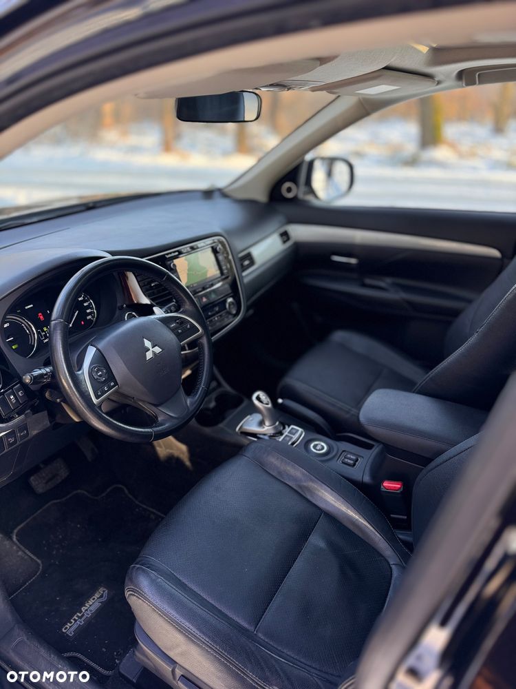 Mitsubishi Outlander Intense + - 27
