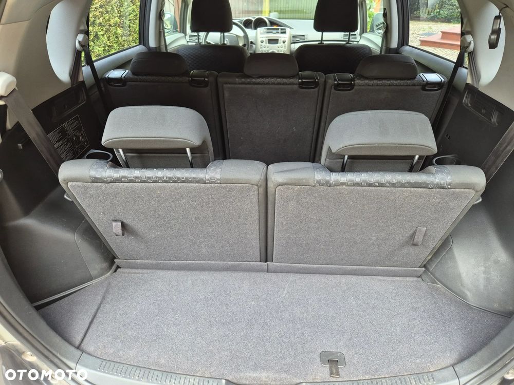 Toyota Verso 2.0 D-4D Sol 7os - 14
