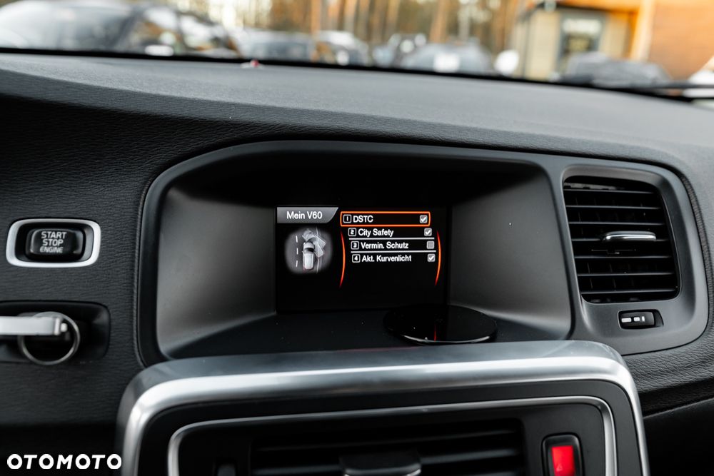Volvo V60 T5 Momentum - 37