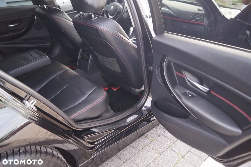 BMW Seria 3 328i xDrive Sport-Aut Sport Line - 23