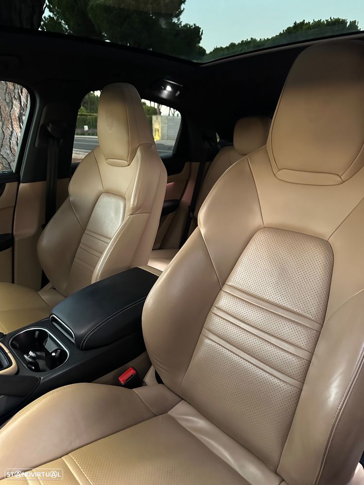 Porsche Cayenne Coupé - 12