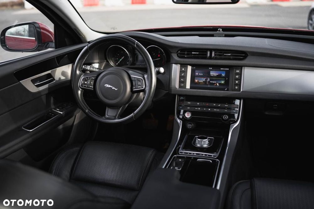 Jaguar XF - 4