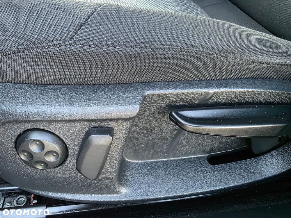 Volkswagen Passat 1.6 TDI Comfortline - 15