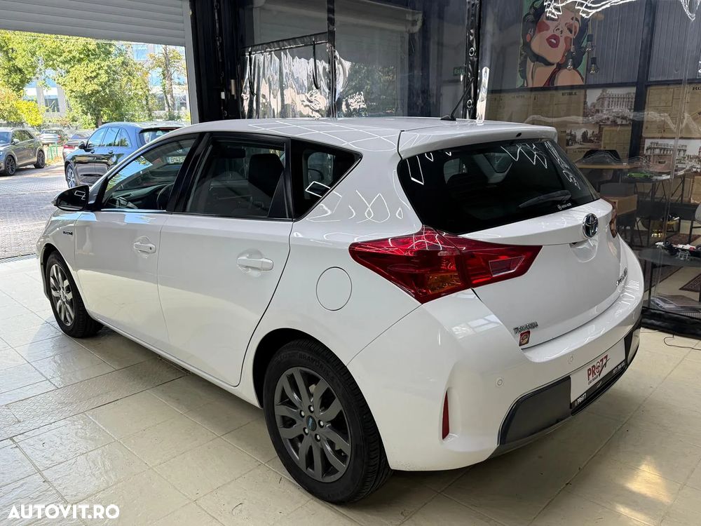 Toyota Auris - 4