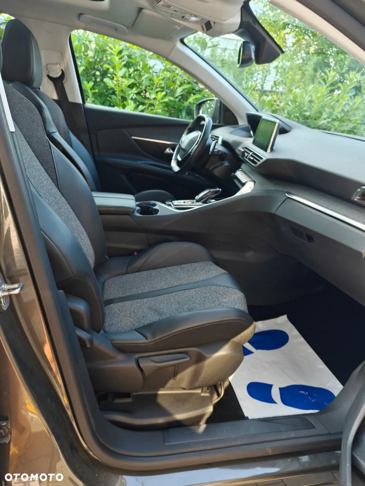Peugeot 3008 1.2 PureTech Allure S&S EAT8 - 8