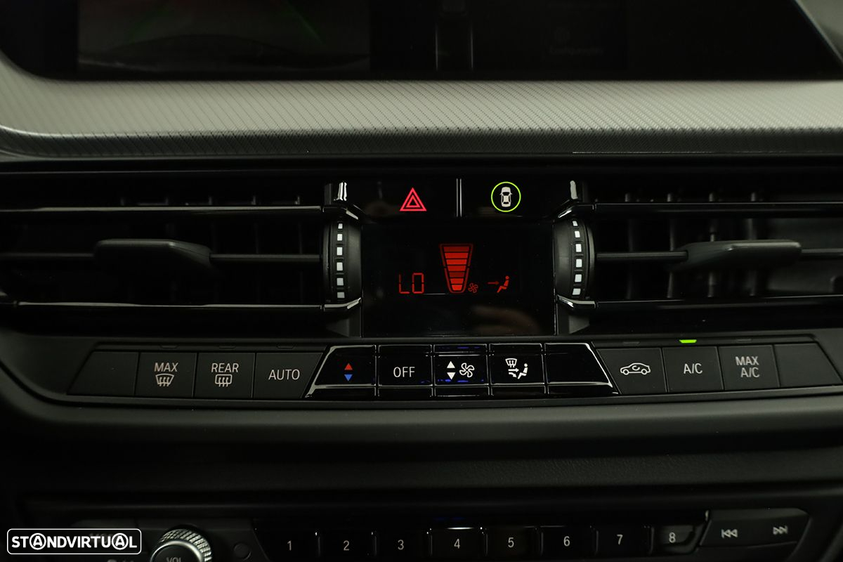 BMW 116 d Pack Desportivo M Auto - 17