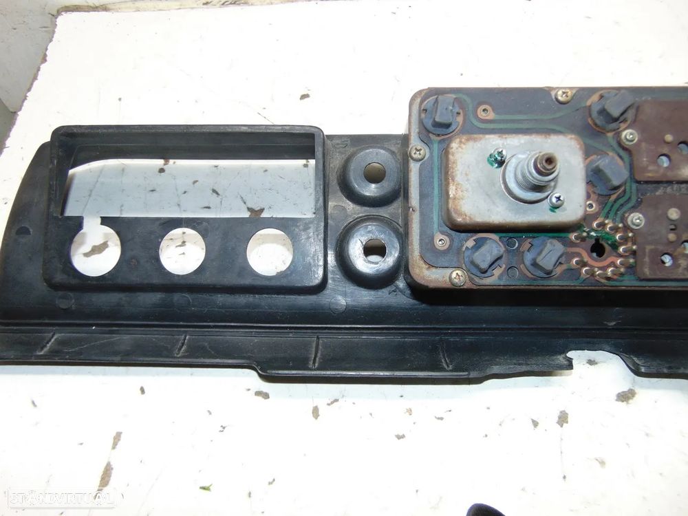 Datsun 100A conta kilómetros - 11