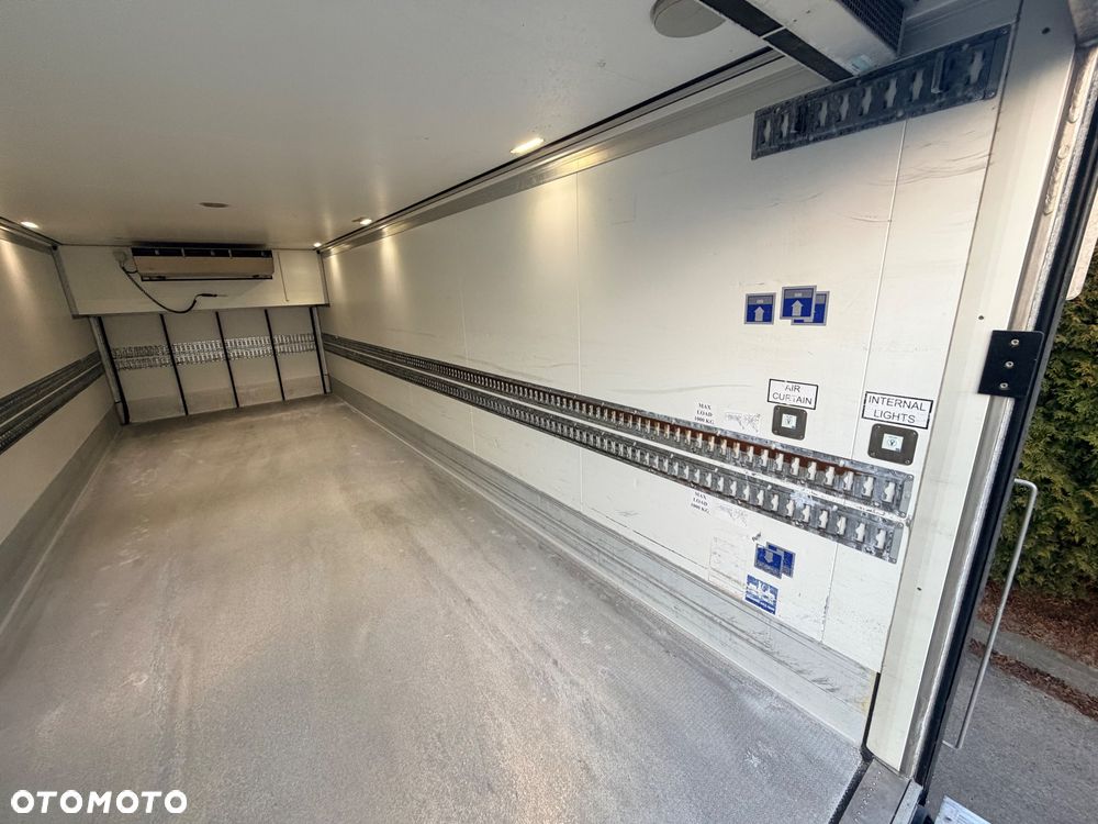 Mercedes-Benz ANTOS /1830/E 6/Chłodnia +Winda /18 Palet / Niski Przebieg122 Tys Km! - 30