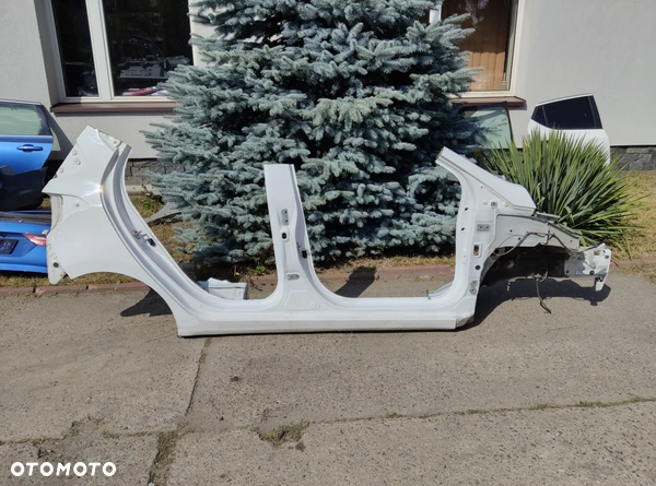 HYUNDAI I10 II ĆWIARTKA PRAWA BŁOTNIK PRAWY PRÓG PRAWY
