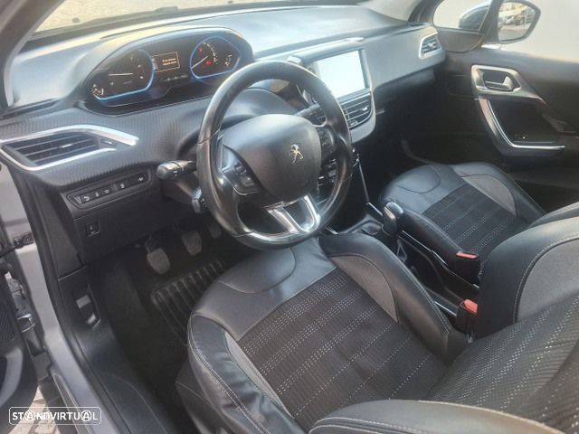 Peugeot 2008 1.6 e-HDi Allure - 27