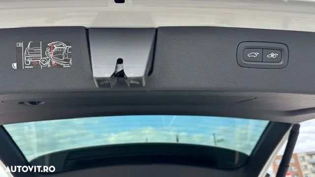 Volvo XC 90 Recharge T8 eAWD R-Design Expression - 28