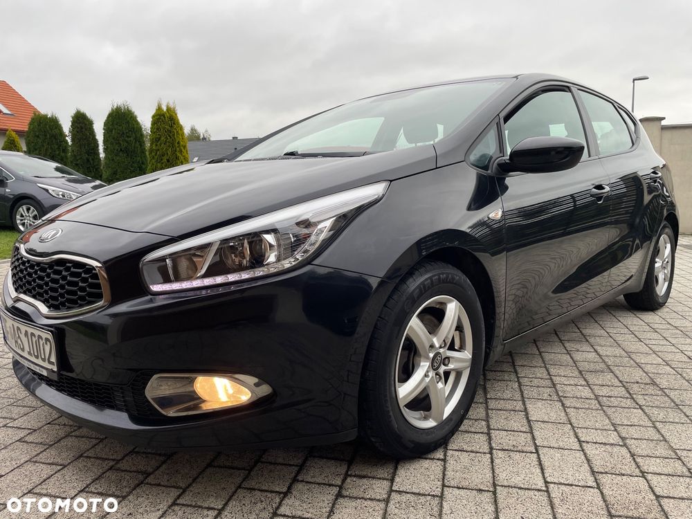Kia Ceed 1.4 CVVT Dream Team Edition - 4