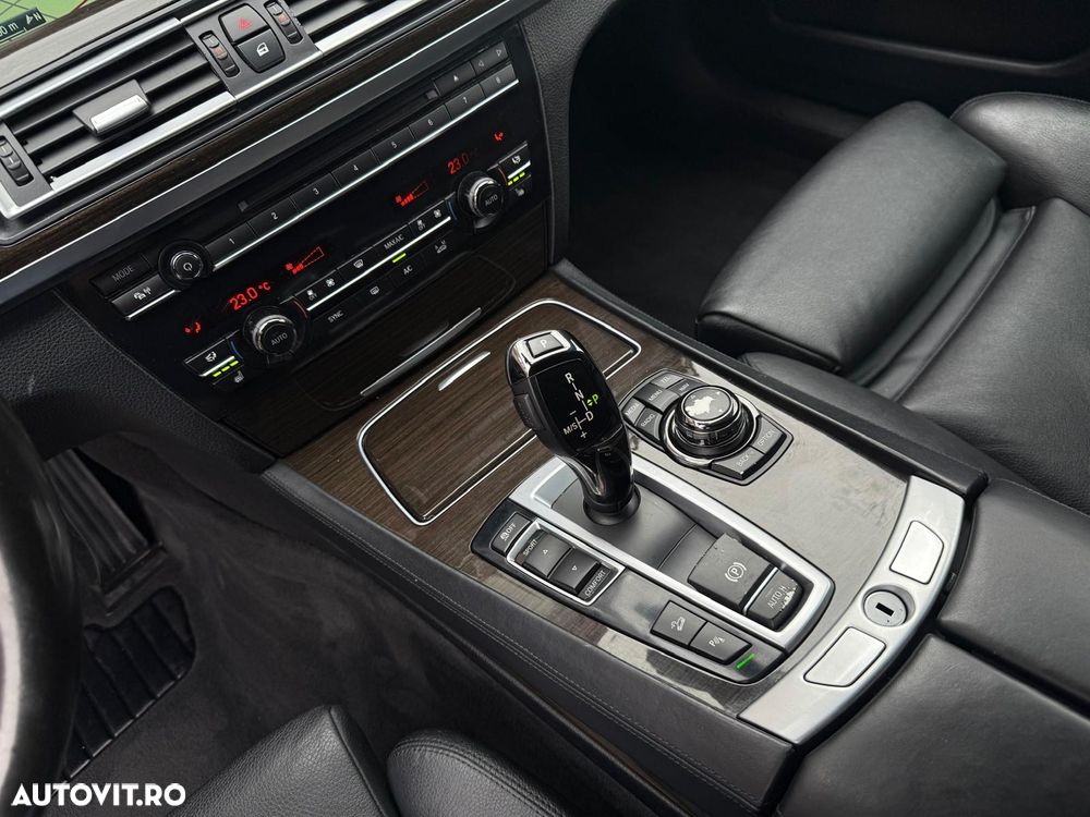 BMW Seria 7 730d xDrive Edition Exclusive - 27