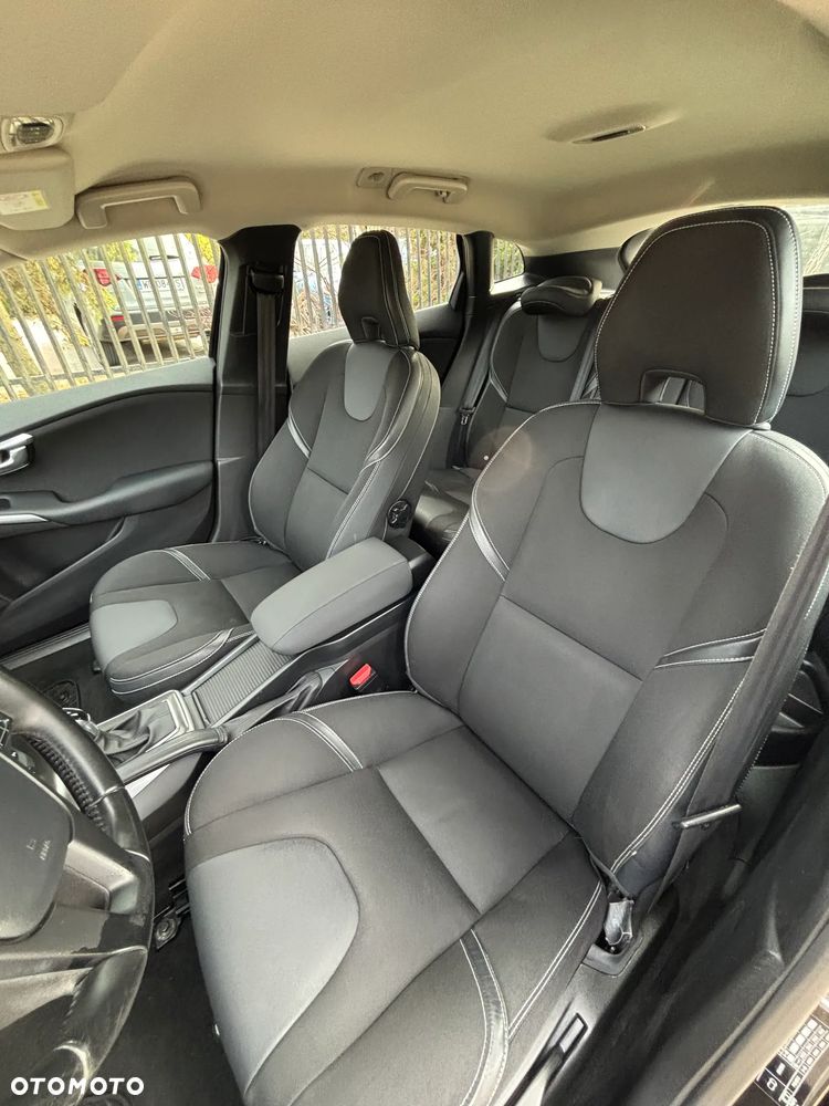 Volvo V40 D3 Geartronic Summum - 16