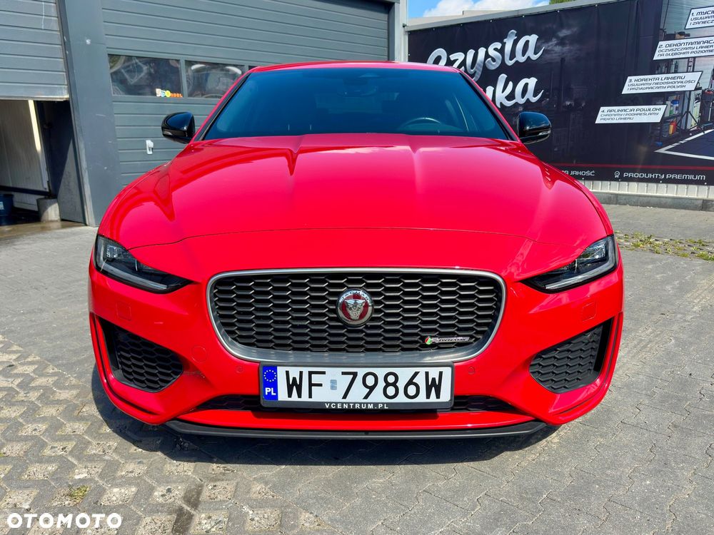 Jaguar XE 2.0 P250 R-Dynamic S - 2