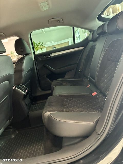 Skoda Superb 2.0 TDI DSG Ambition - 11