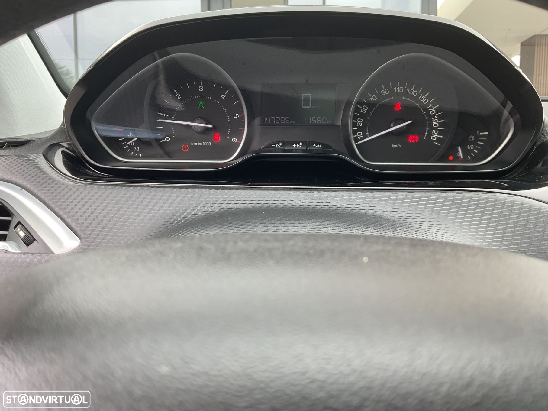Peugeot 2008 1.6 BlueHDi Allure - 29