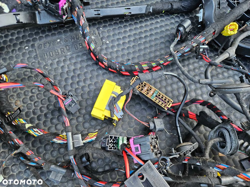 Wiazka Instalacja Wnetrza Europa 2.7 TDI V6 BPP Diesel Manual Audi A6 C6 Sedan 2005r - 17