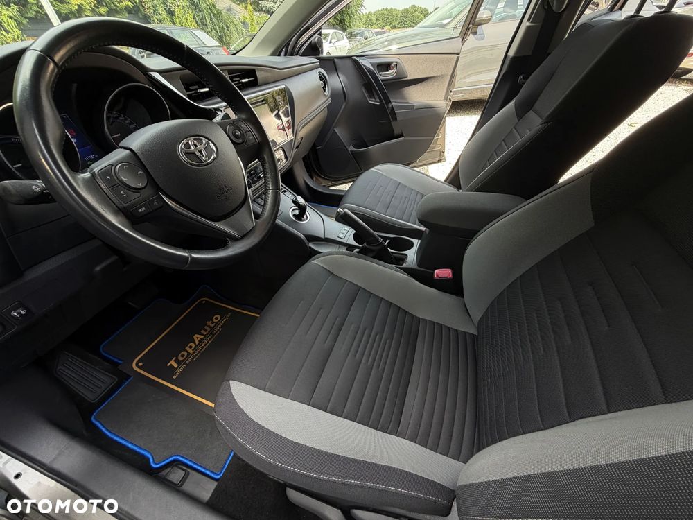 Toyota Auris - 18