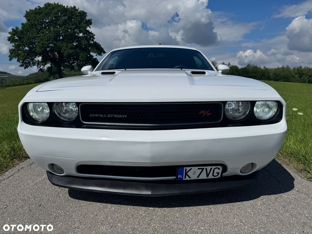 Dodge Challenger - 12