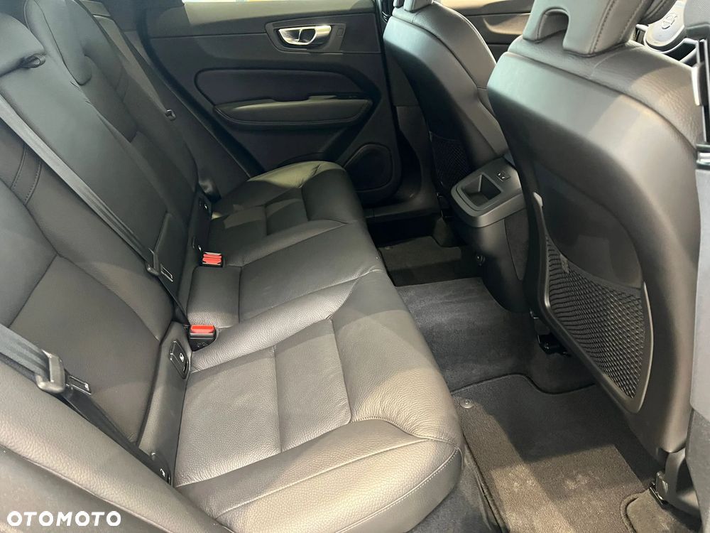 Volvo XC 60 B5 B AWD Geartronic RDesign - 19