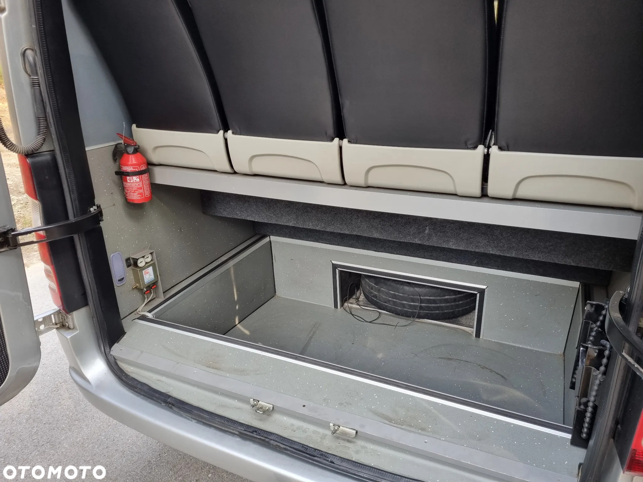 Mercedes-Benz Sprinter - 14