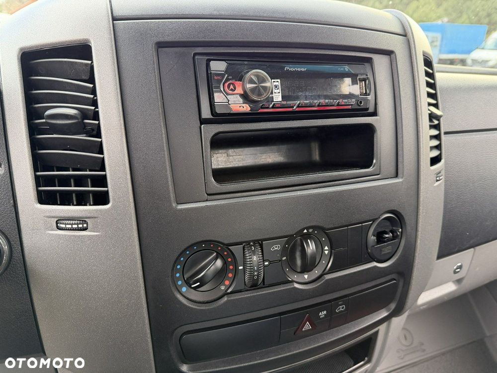 Mercedes-Benz Sprinter - 22