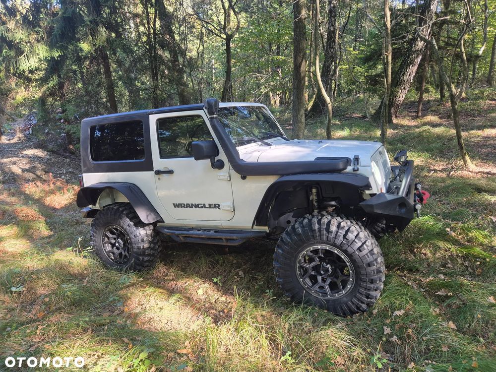 Jeep Wrangler - 25