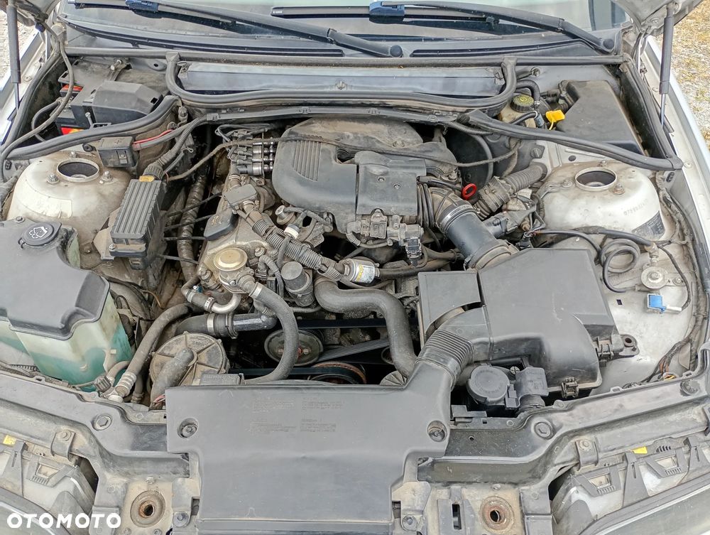 BMW Seria 3 318i - 7